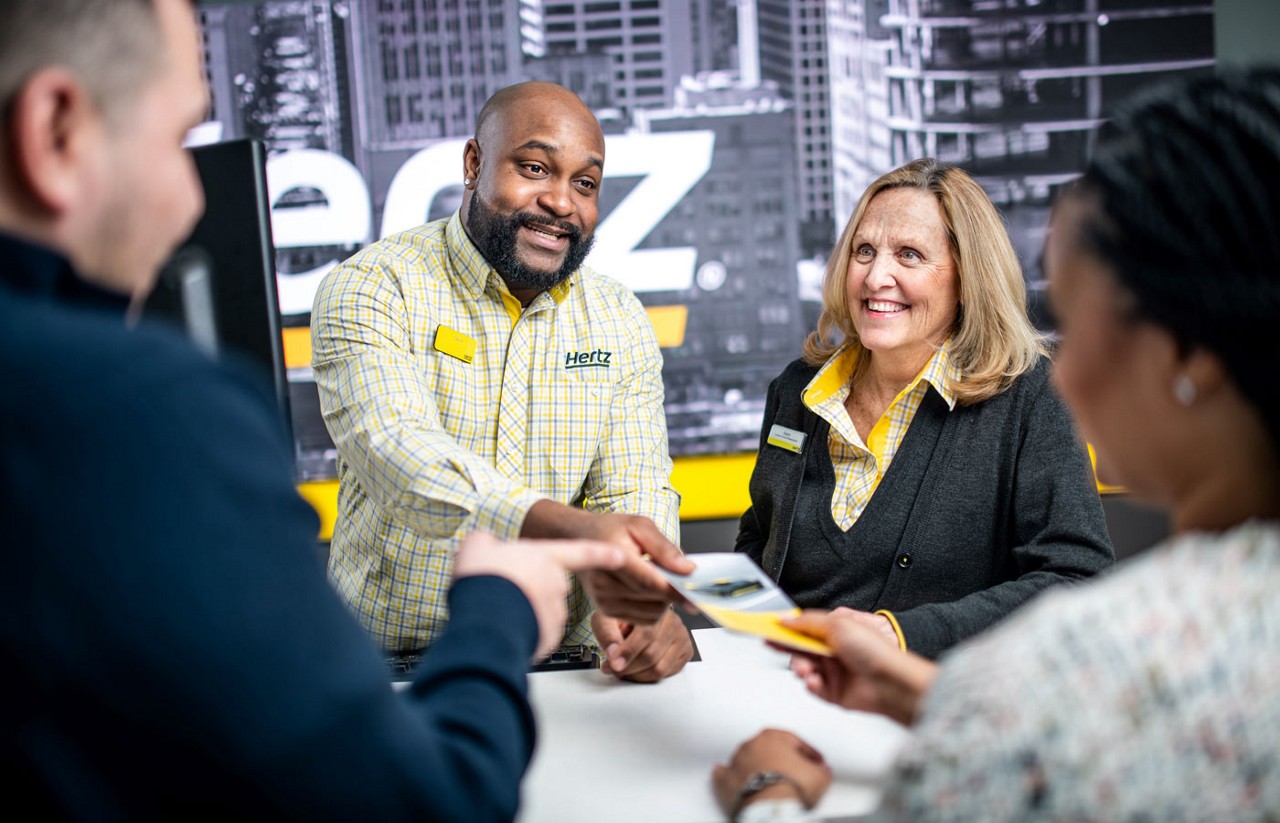 1-HertzDiscounts-Hertz_Rental_Counter_8471.jpg