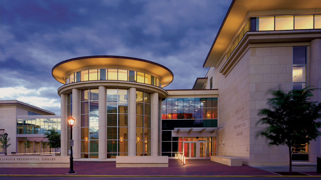 Lincoln Presidential Museum in the evening