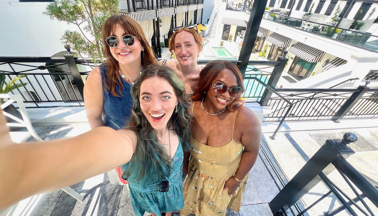 Group picture at The Pearl 
