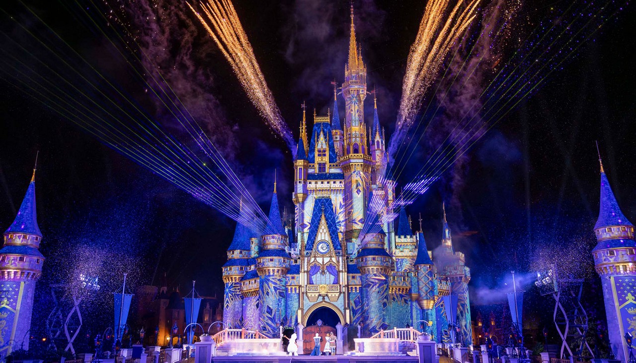 Frozen Holiday Surprise Arrives in Magic Kingdom Park